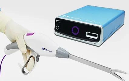 Melaksanakan operasi pengangkatan kelenjar ludah dengan peralatan khusus yang canggih