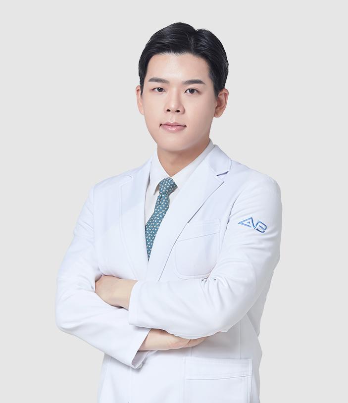 Dr. Jo Kyu-Sang di Operasi Plastik AB
