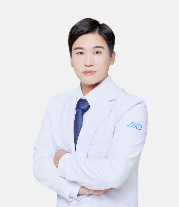 Dr. Cho Dong-Pill di Operasi Plastik AB