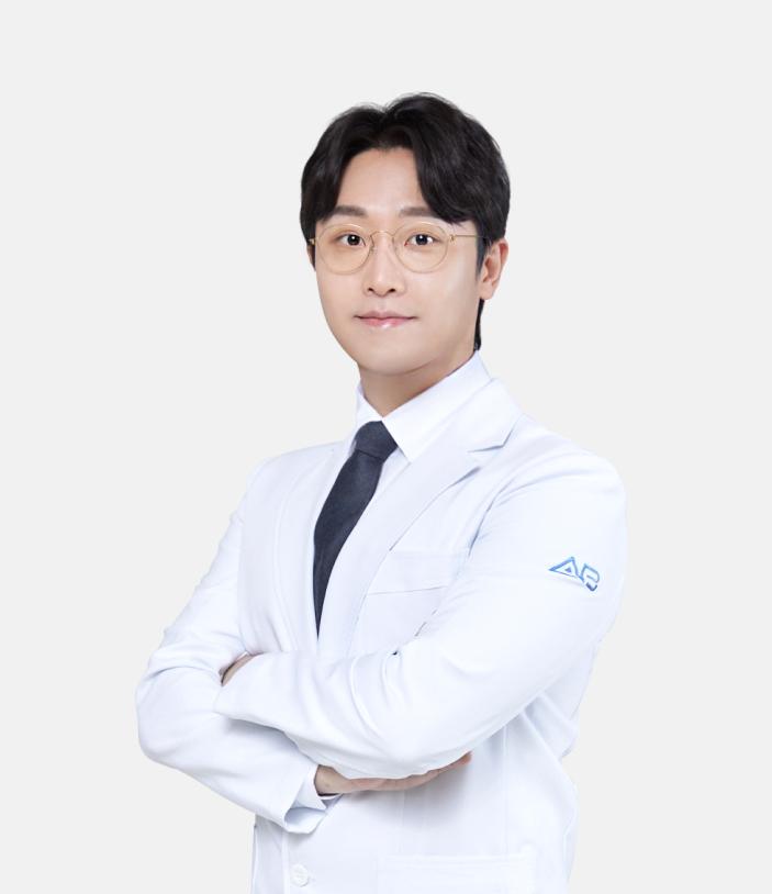 Dr. Choi Jae-Ik di Operasi Plastik AB