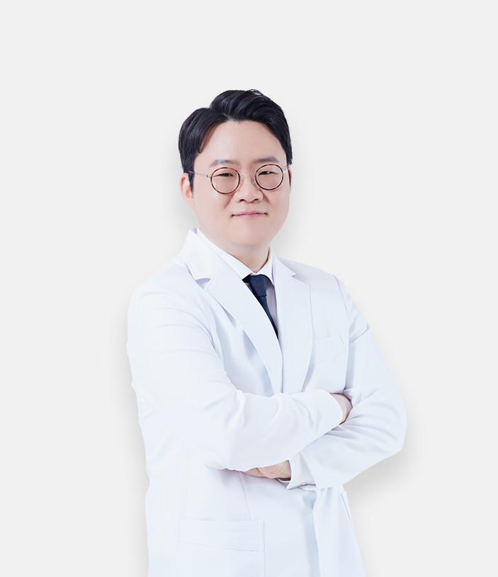 Dr. Ma Seong-Hwan di Operasi Plastik AB