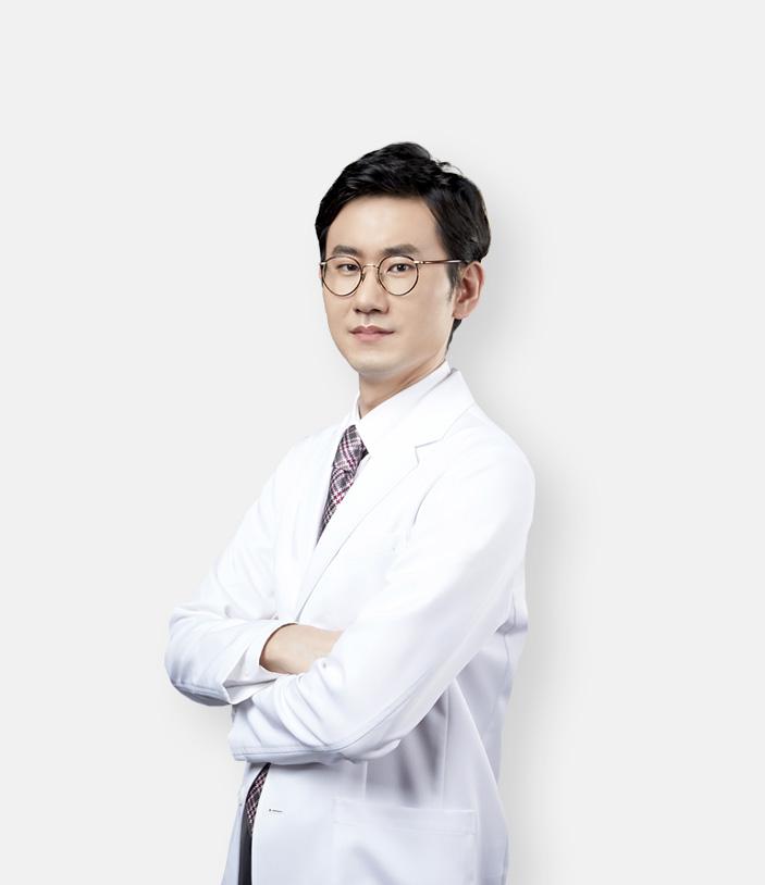 Dr. Ahn Seung-Hyun di Operasi Plastik AB
