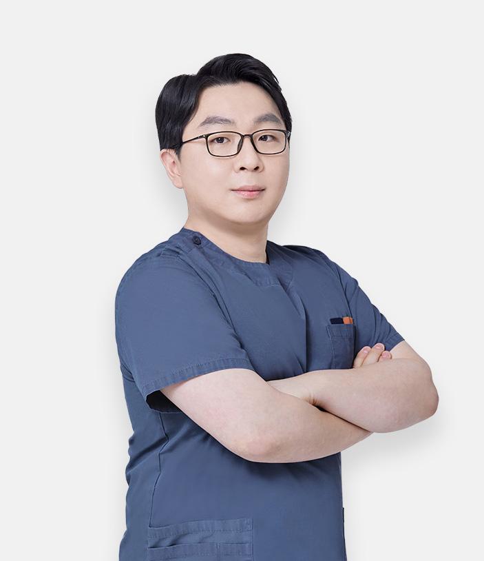 Dr. Kim Tae-Woong di Operasi Plastik AB