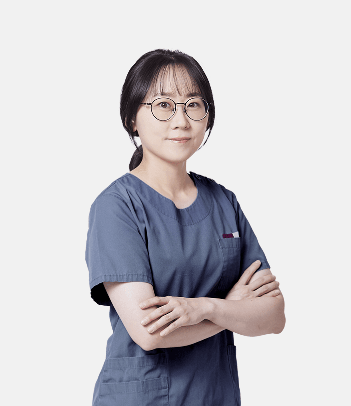 Dr. Lee Yoon-Hyo di Operasi Plastik AB
