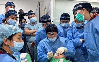 Tim medis profesional Lifting yang handal