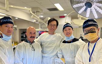 Penelitian melalui interaksi dengan profesor terkenal dari luar negeri