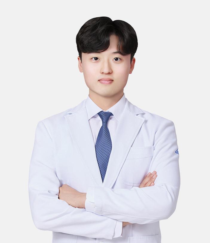 Dr. Kwon Bo-Hyun di Operasi Plastik AB