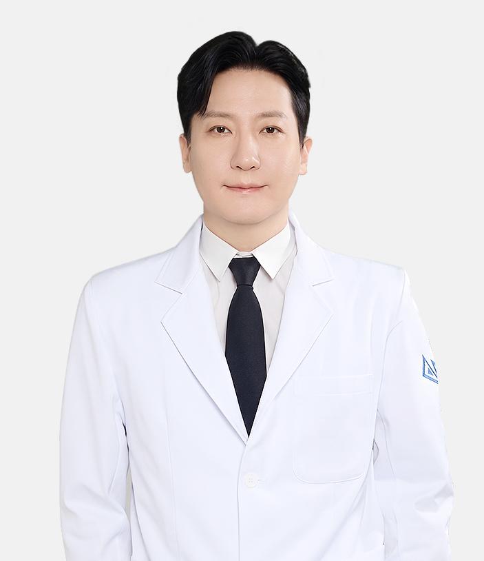 Dr. Yoon Hong-Sang di Operasi Plastik AB