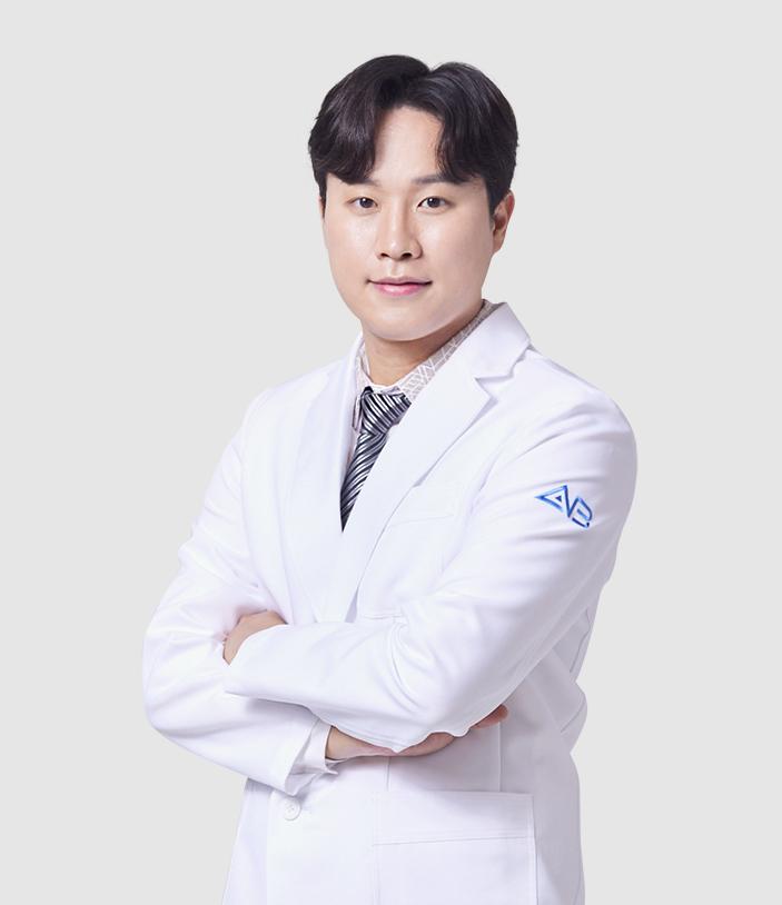 Dr. Kim Seung-Hyun di Operasi Plastik AB