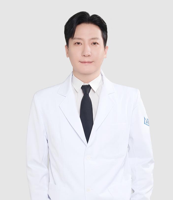 Dr. Yoon Hong-Sang di Operasi Plastik AB