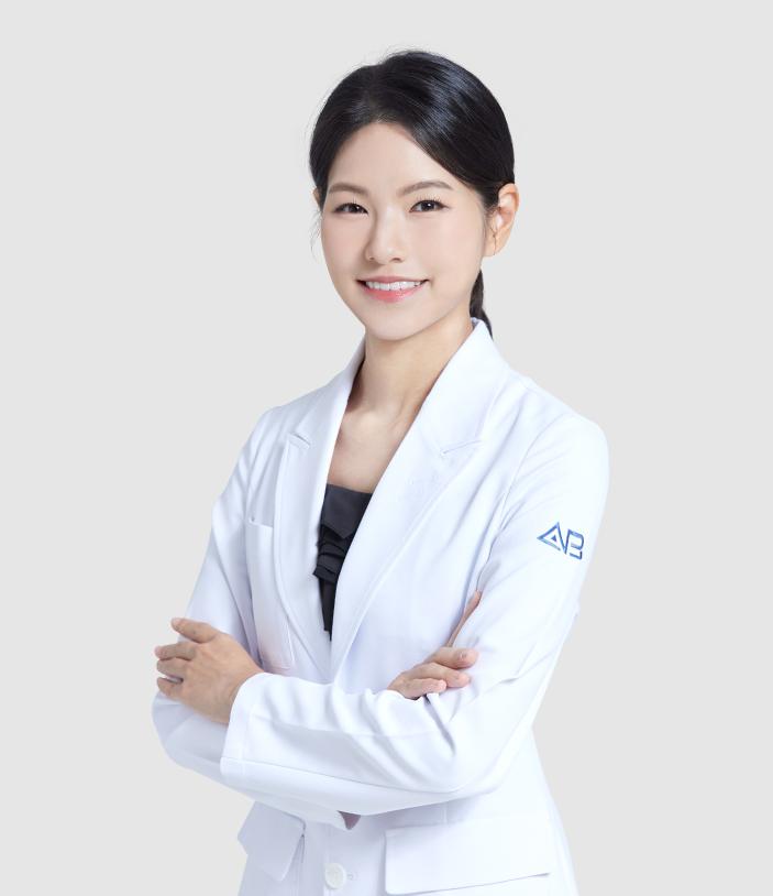 Dr. Kim Soo-Jeong di Operasi Plastik AB
