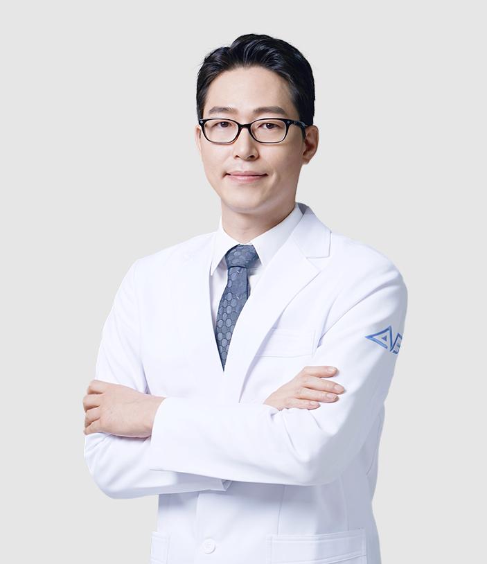 Dr. Kim Joo-Youn di Operasi Plastik AB