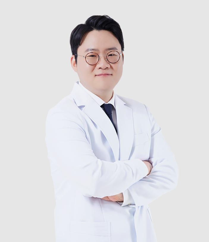 Dr. Ma Seong-Hwan di Operasi Plastik AB