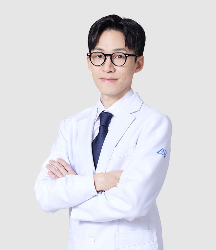 Dr. Lee Dong-Han di Operasi Plastik AB