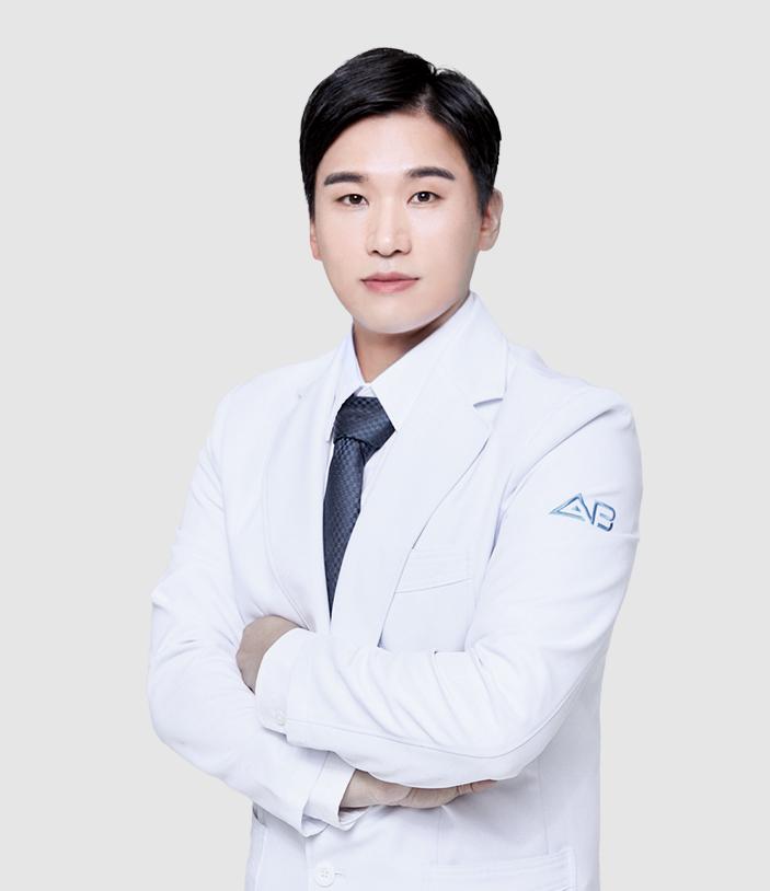 Dr. Cho Dong-Pill di Operasi Plastik AB