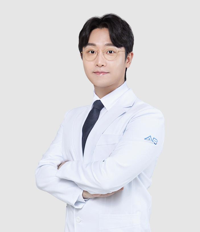Dr. Choi Jae-Ik di Operasi Plastik AB